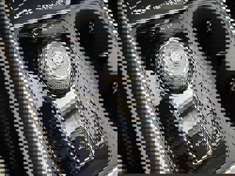 New 2026 Kia Carnival SX w/ SX Dark Edition Package image 16