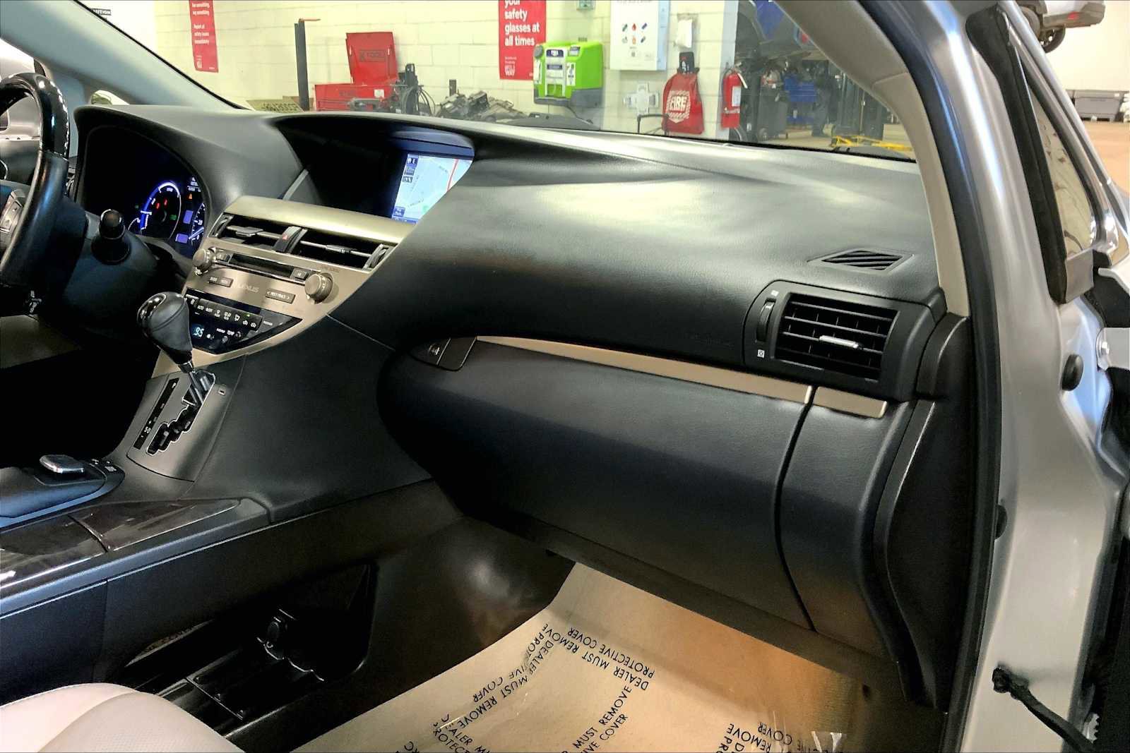 Used 2015 Lexus RX 450h AWD image 19