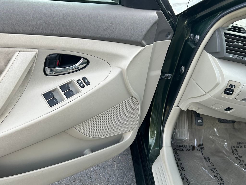 Used 2010 Toyota Camry image 14
