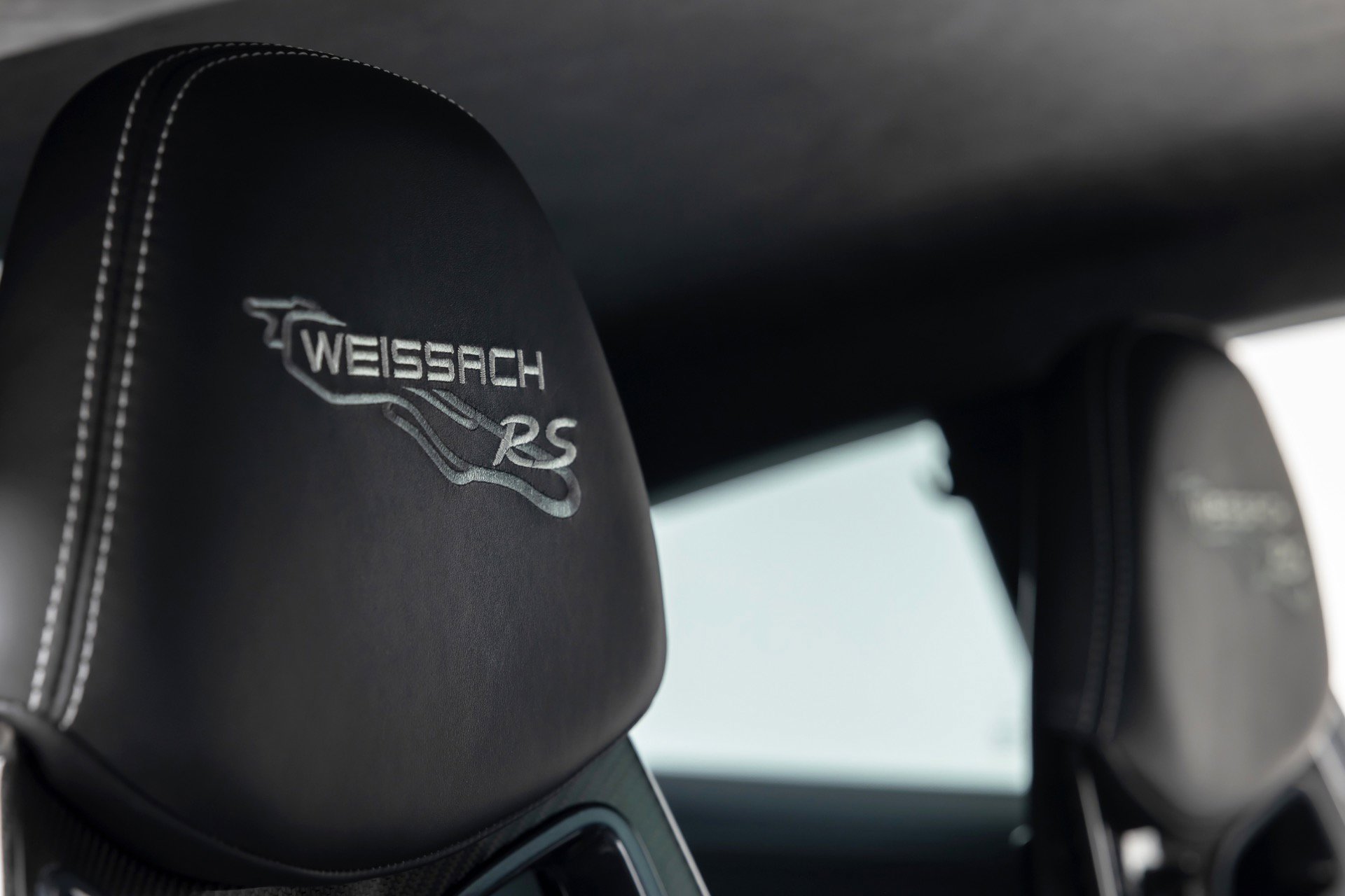 Used 2018 Porsche 911 GT2 RS image 35