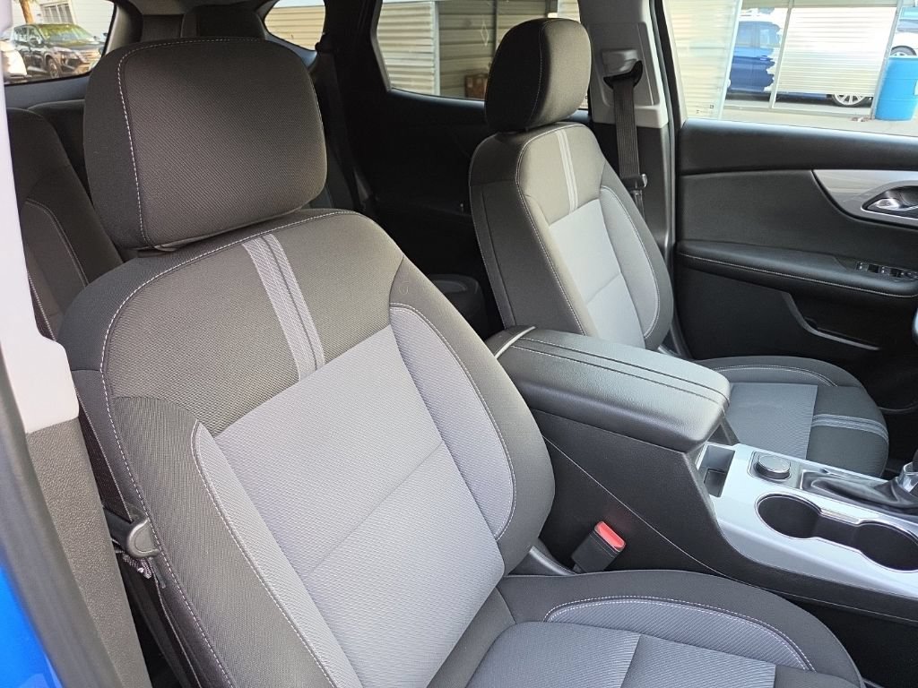 Used 2025 Chevrolet Blazer LT FWD image 40