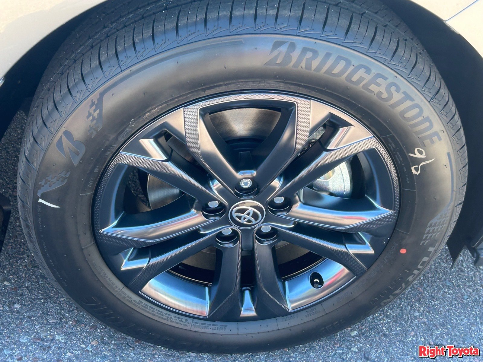 New 2026 Toyota Sienna XSE AWD/4WD image 10
