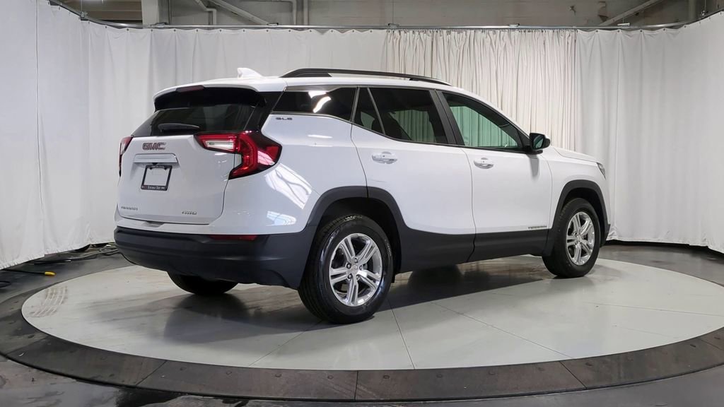 Used 2022 GMC Terrain SLE w/ Driver Convenience Package image 10