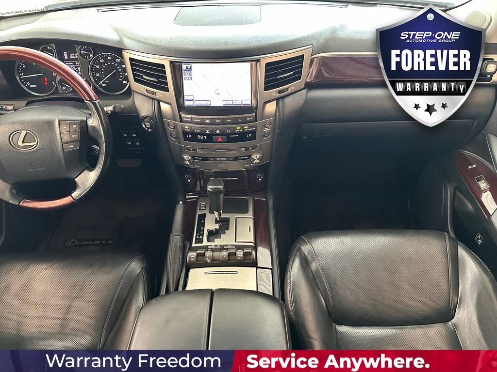 Used 2013 Lexus LX 570 4WD w/ Luxury Pkg w/Pre-crash image 17