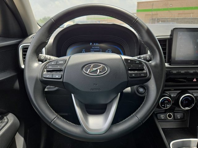 Used 2025 Hyundai Venue SEL FWD image 22