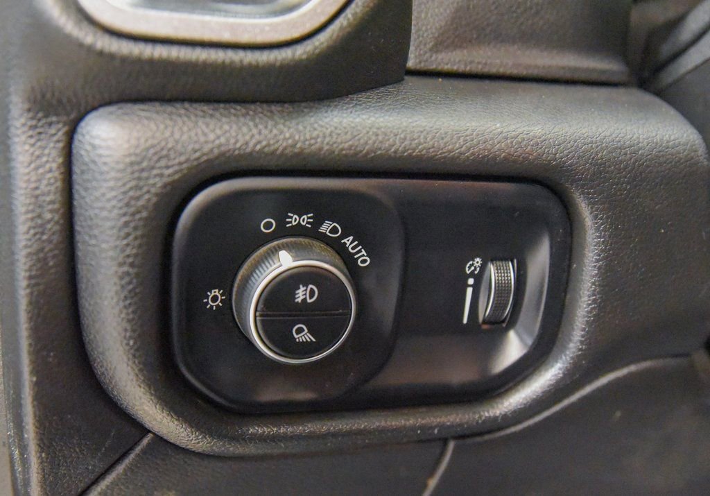 Used 2022 RAM 2500 Tradesman w/ Chrome Appearance Group image 13