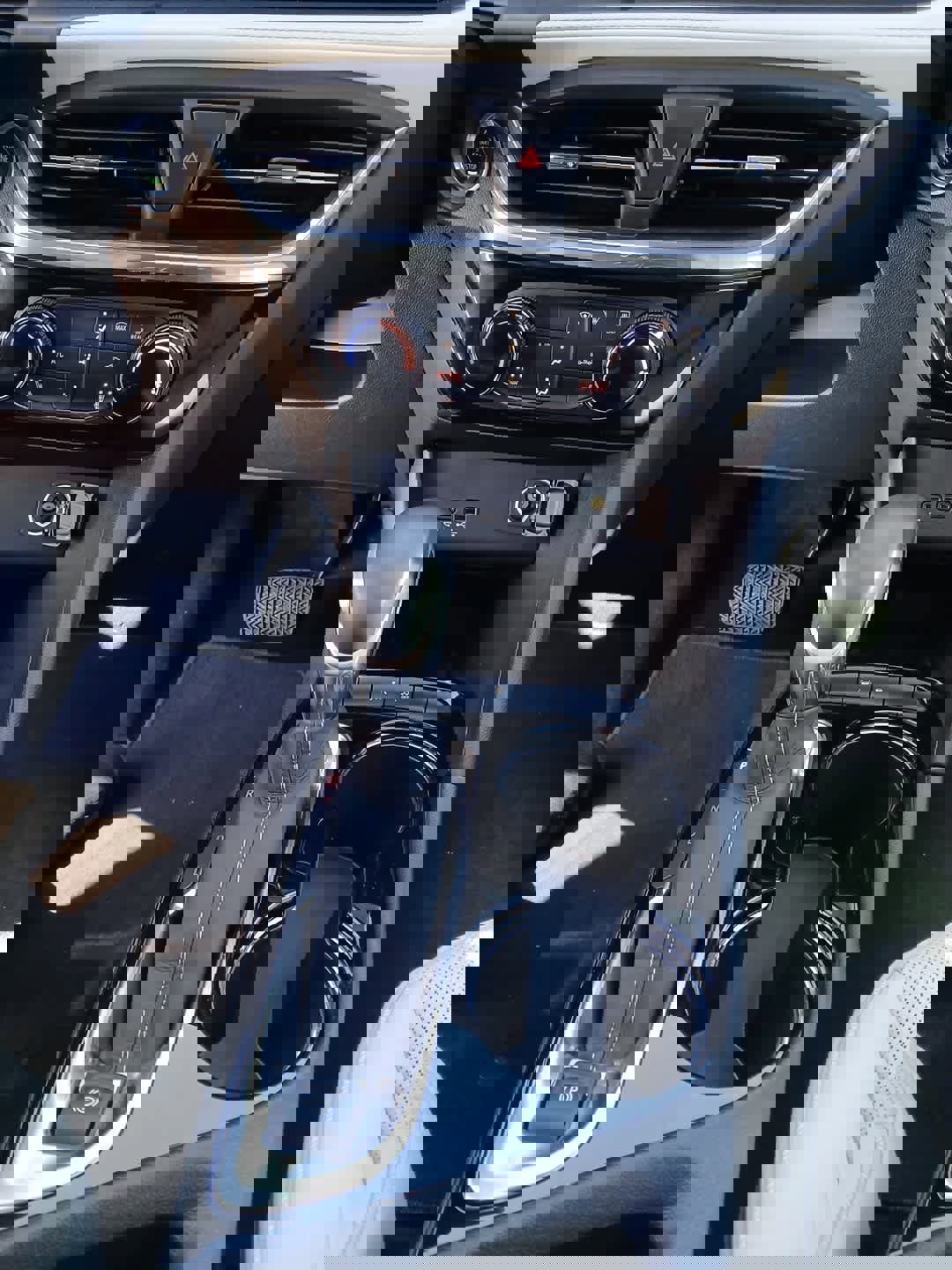 Used 2024 Buick Encore GX Sport Touring w/ Experience Buick Package image 33