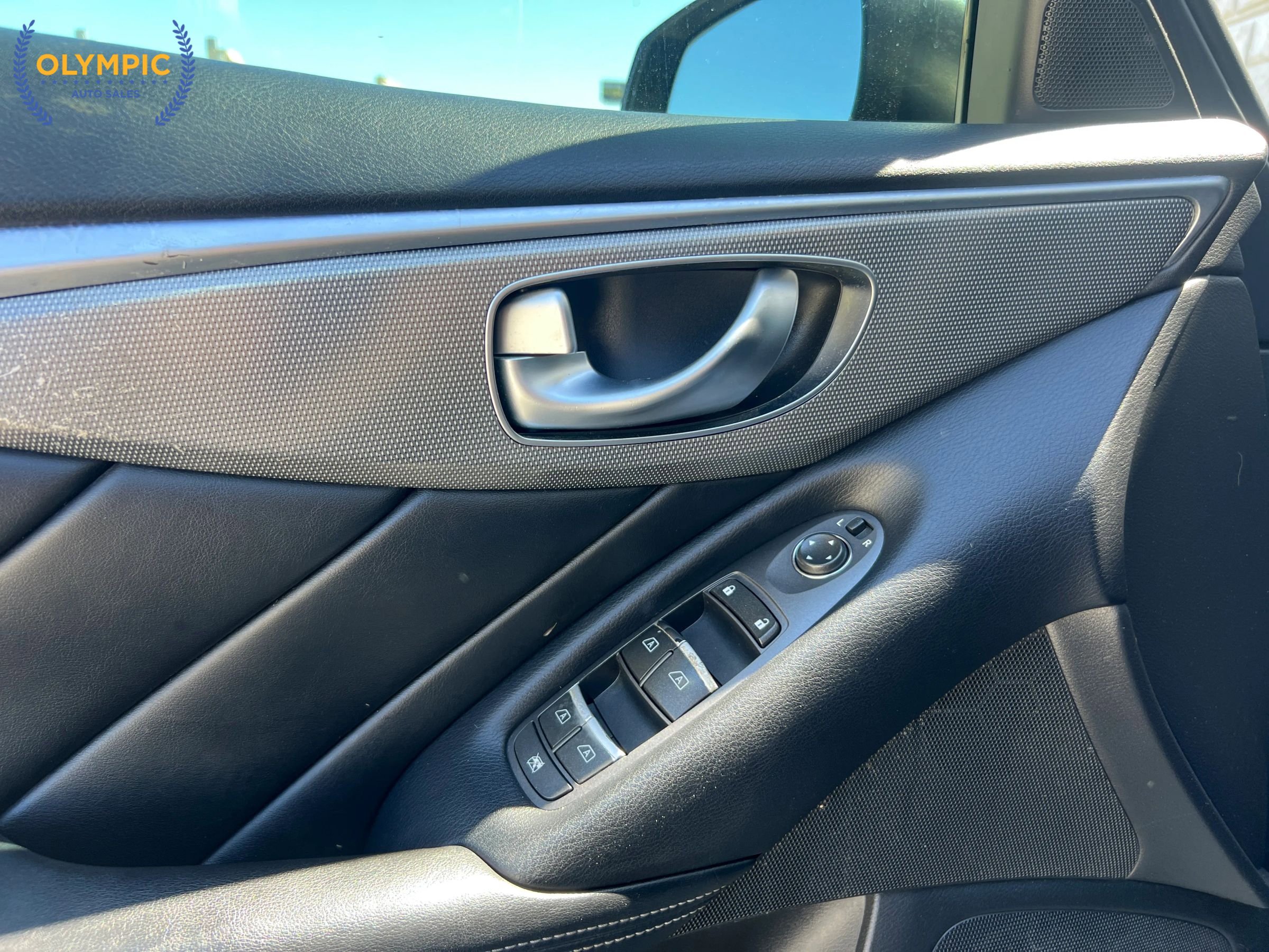 Used 2014 INFINITI Q50 Premium w/ Navigation Package RWD image 32