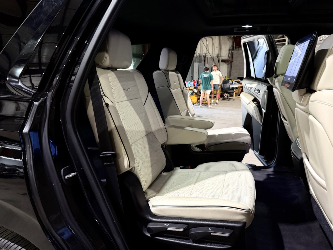 Used 2021 Cadillac Escalade Sport w/ Driver Assist Tech Package AWD/4WD image 23