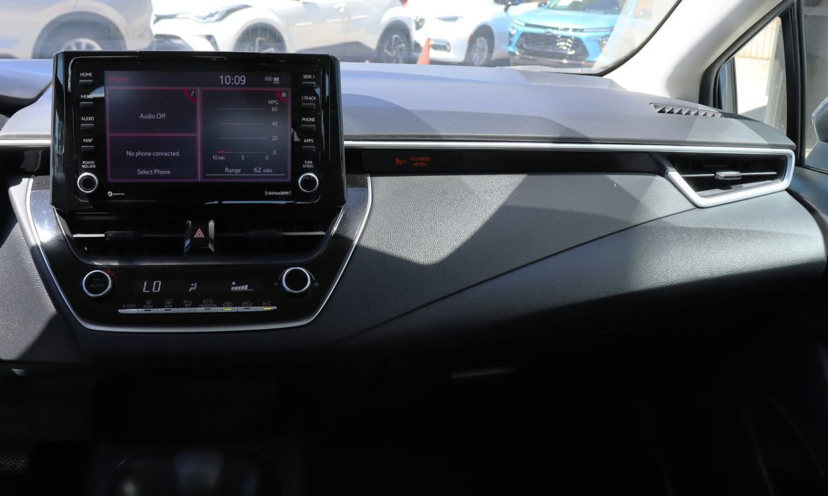 Used 2022 Toyota Corolla LE FWD image 44