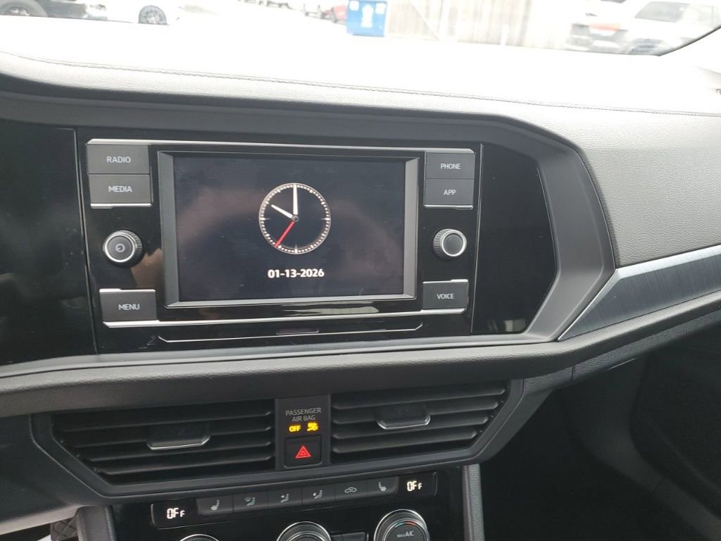 Used 2024 Volkswagen Jetta SE image 19