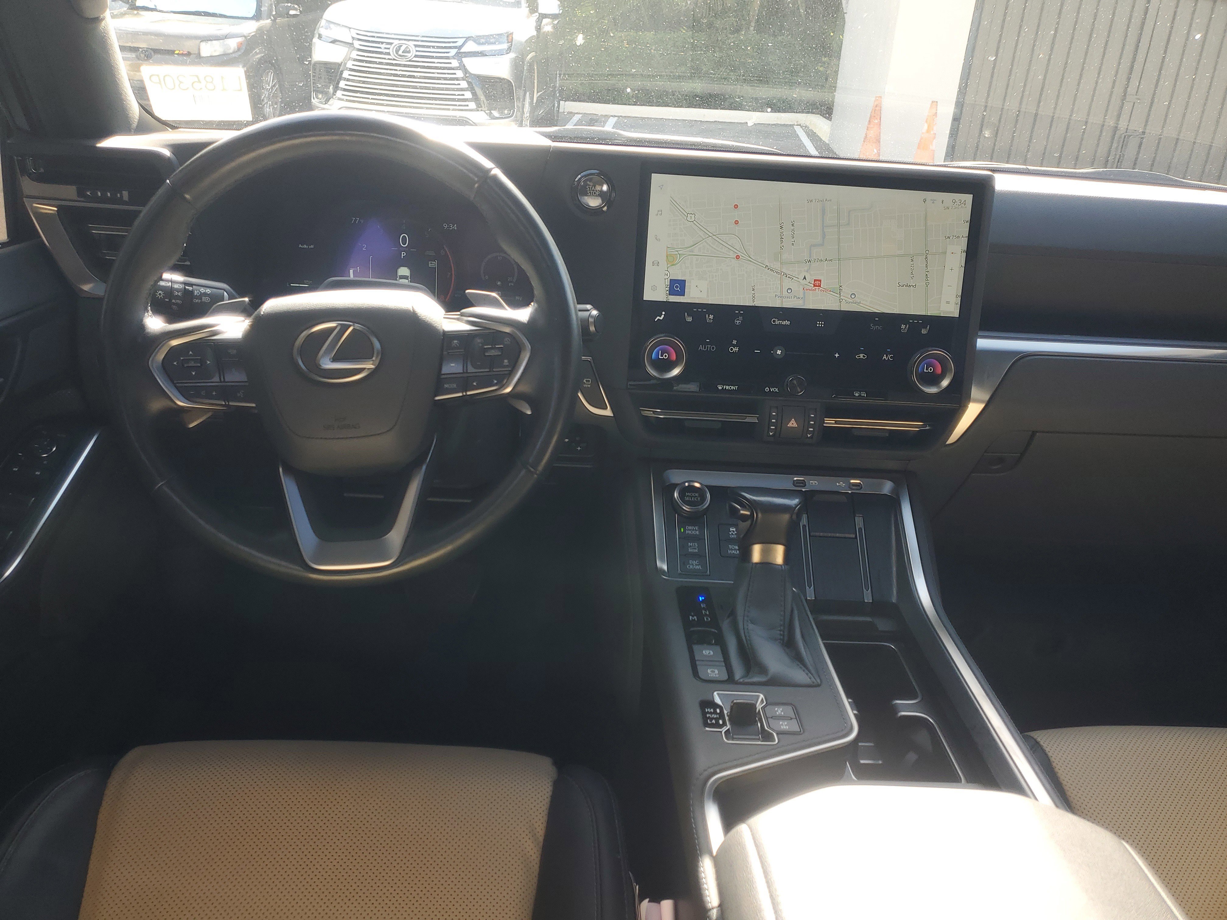 Used 2024 Lexus GX 550 image 10