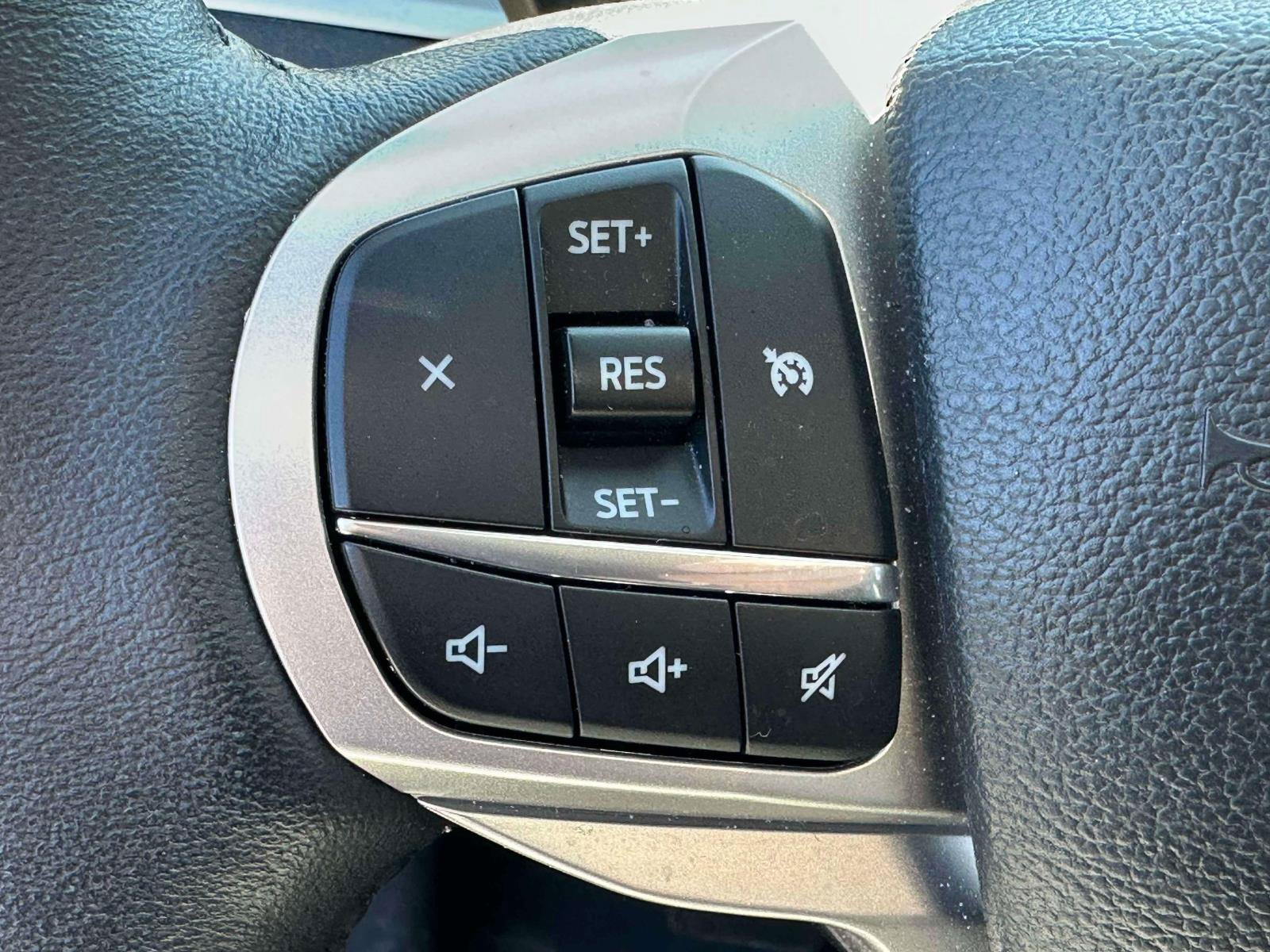 Used 2023 Ford Explorer XLT w/ Equipment Group 202A AWD/4WD image 19