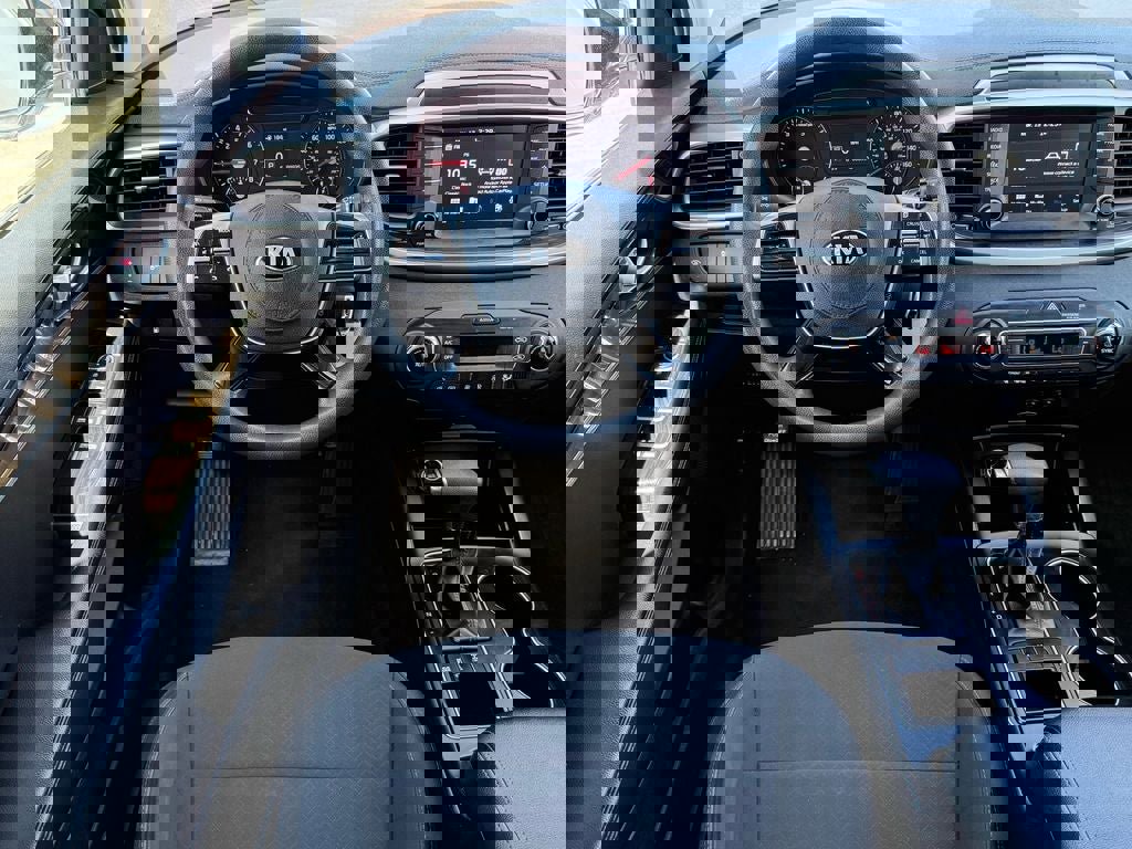 Used 2019 Kia Sorento LX V6 image 17