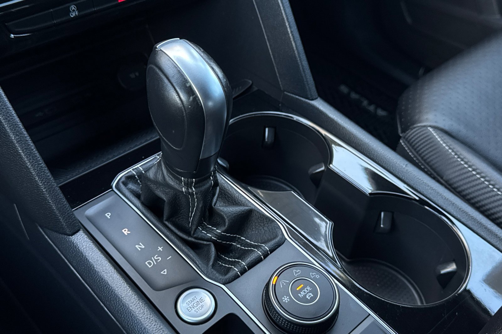 Certified 2022 Volkswagen Atlas Cross Sport SE image 22