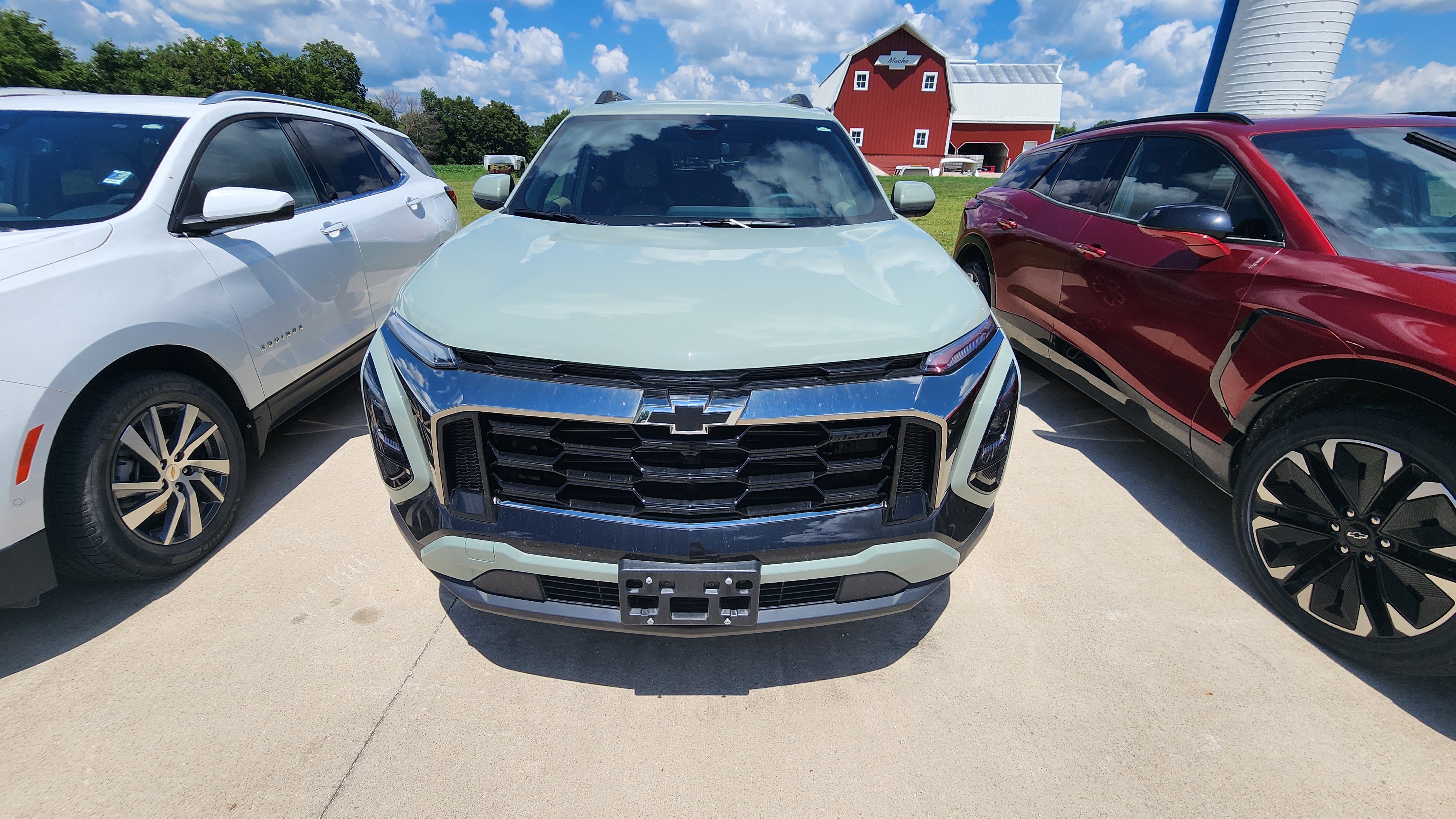 Certified 2026 Chevrolet Equinox ACTIV AWD/4WD image 2