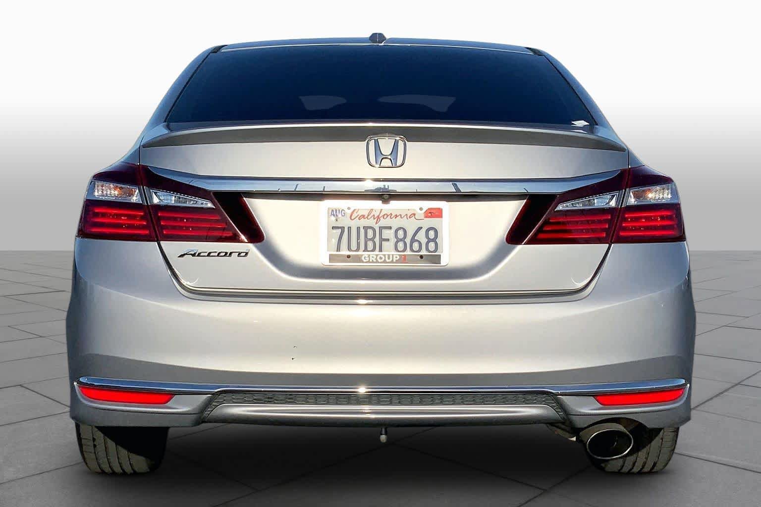 Used 2017 Honda Accord EX image 4