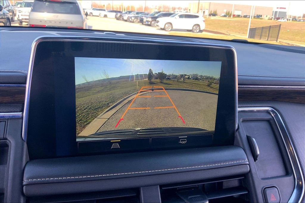 Used 2023 Chevrolet Suburban Premier image 15