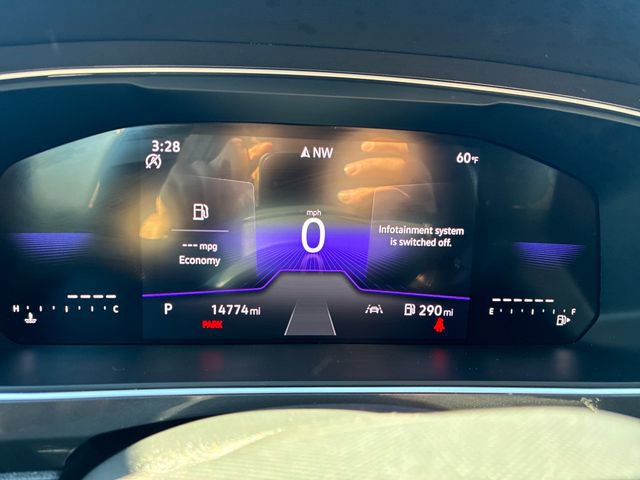 Used 2024 Volkswagen Tiguan SE R-Line FWD image 16