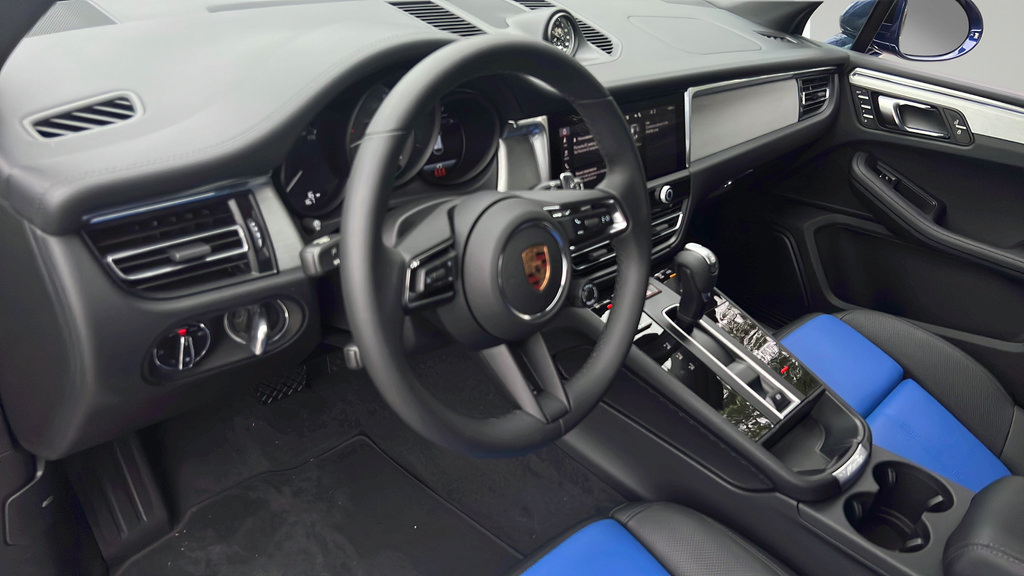 New 2026 Porsche Macan S AWD/4WD image 4