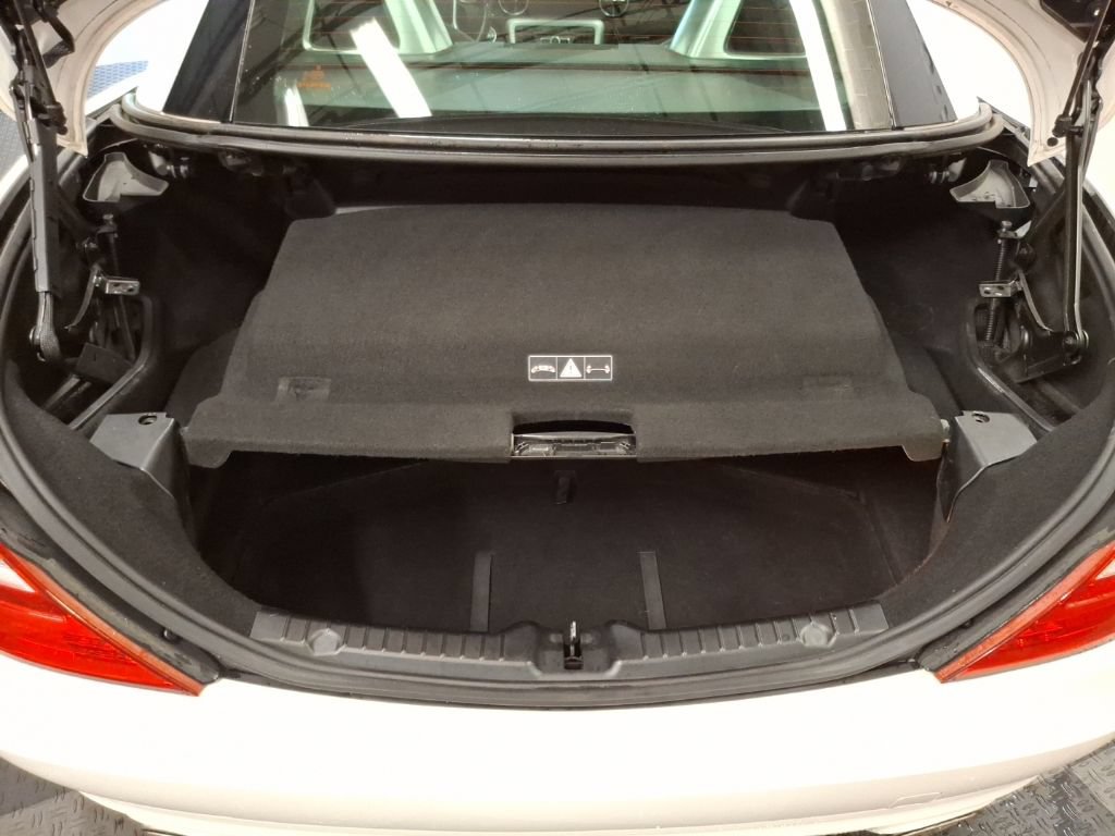Used 2016 Mercedes-Benz SLK 300 image 11