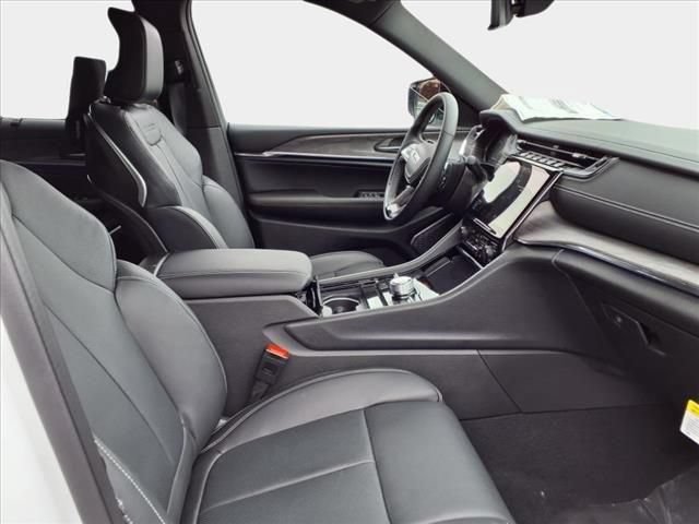 New 2025 Jeep Grand Cherokee L Overland w/ Advanced Protech Group III AWD/4WD image 21