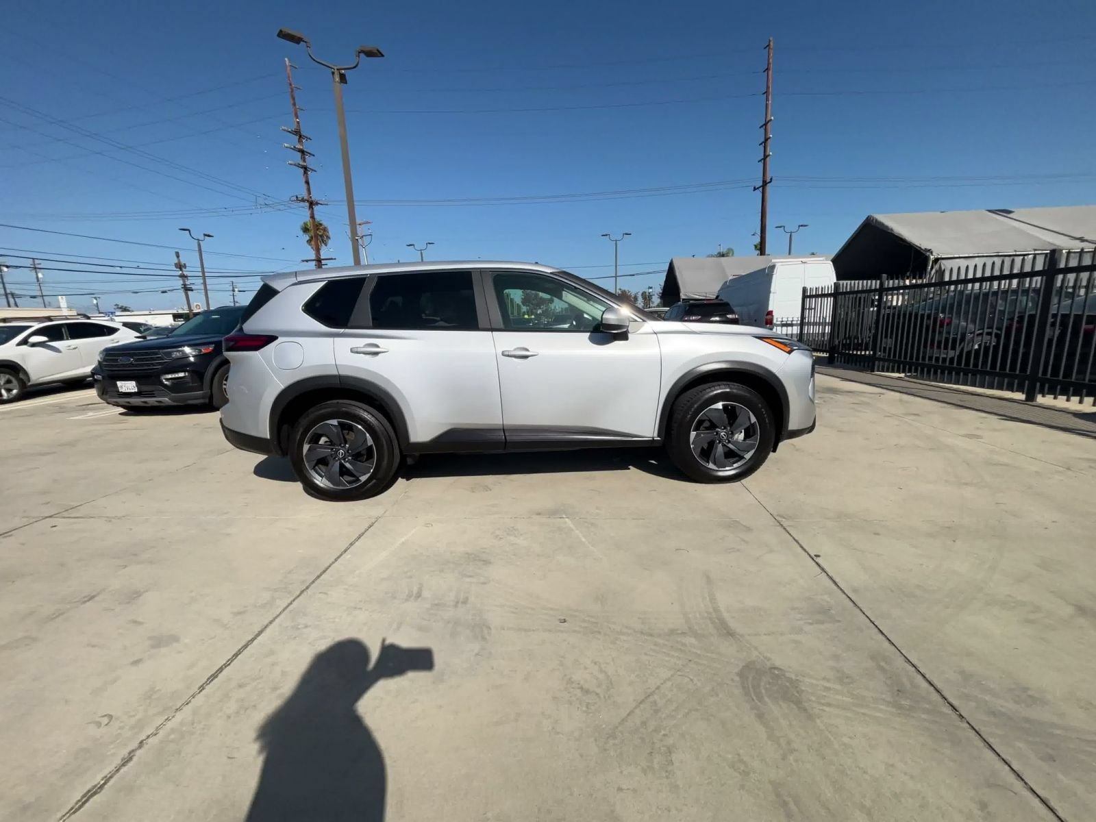 Used 2025 Nissan Rogue SV FWD image 15