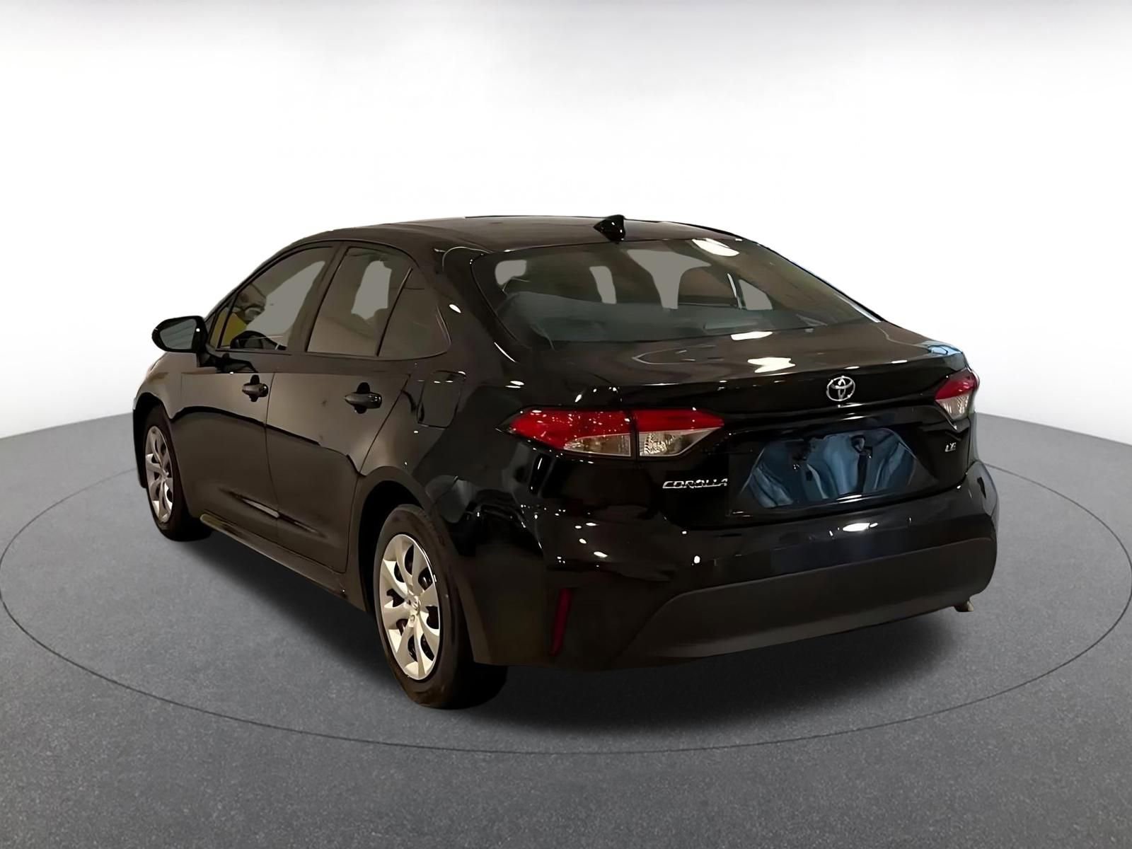 Used 2025 Toyota Corolla LE image 11