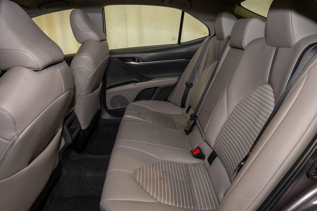 Used 2024 Toyota Camry SE image 7