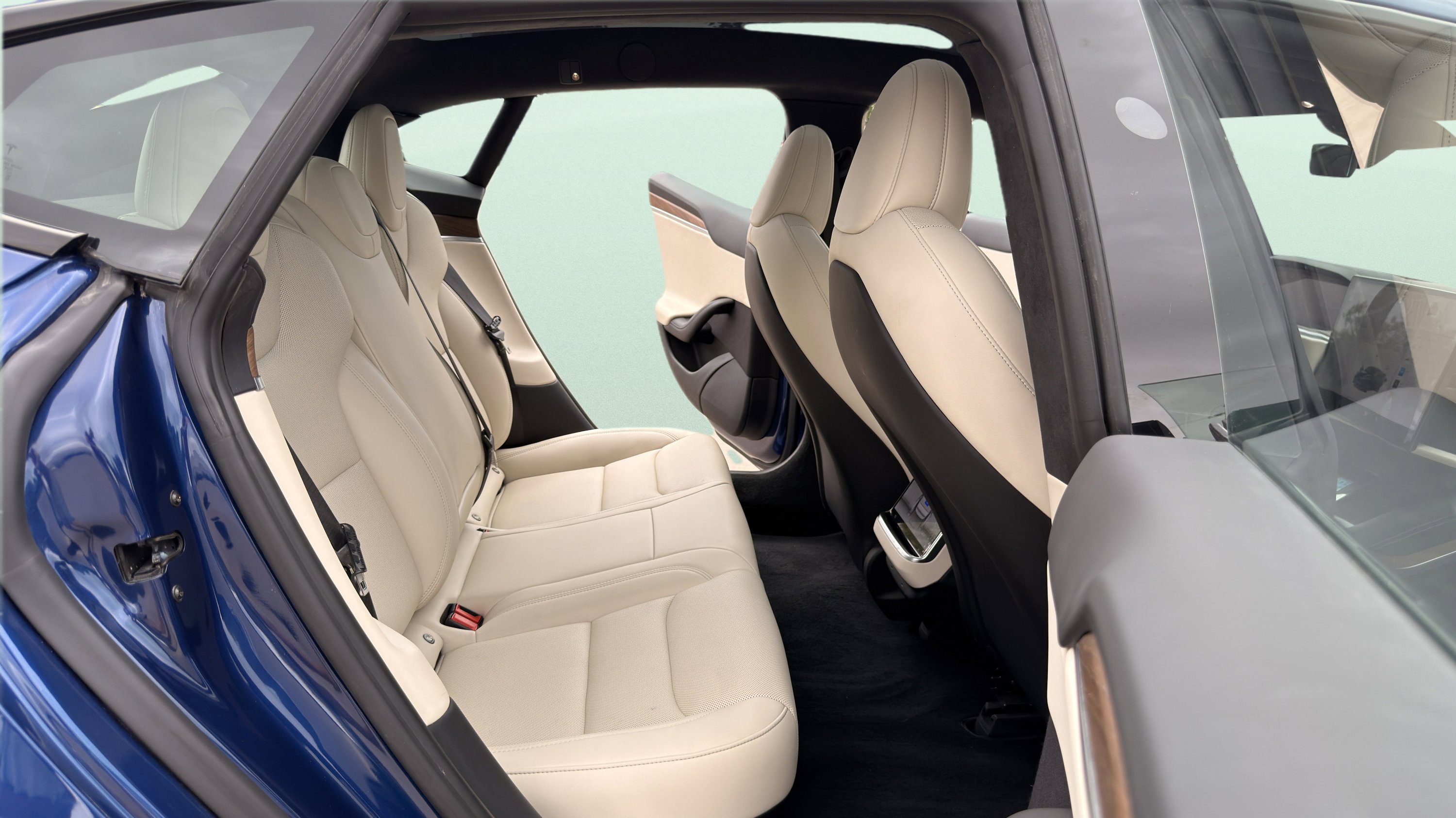 Used 2025 Tesla Model S image 42