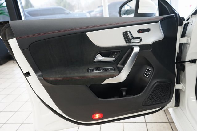 Used 2020 Mercedes-Benz CLA 250 4MATIC image 26