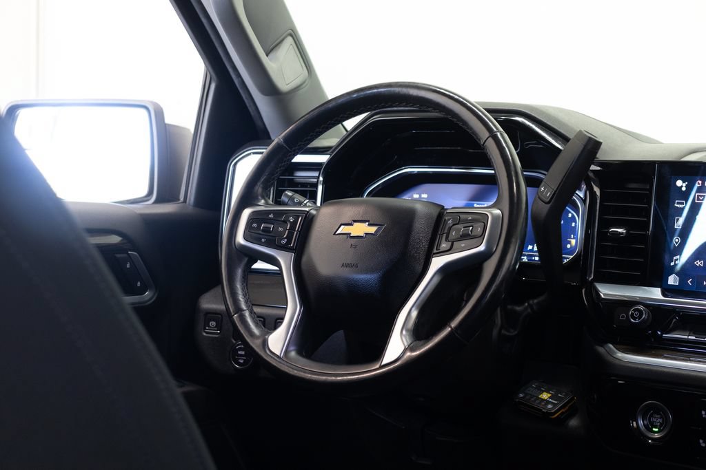 Used 2022 Chevrolet Silverado 1500 LT w/ Z71 Off-Road Package AWD/4WD image 26