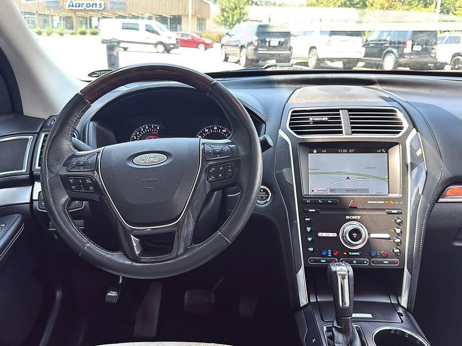 Used 2019 Ford Explorer Platinum AWD/4WD image 11