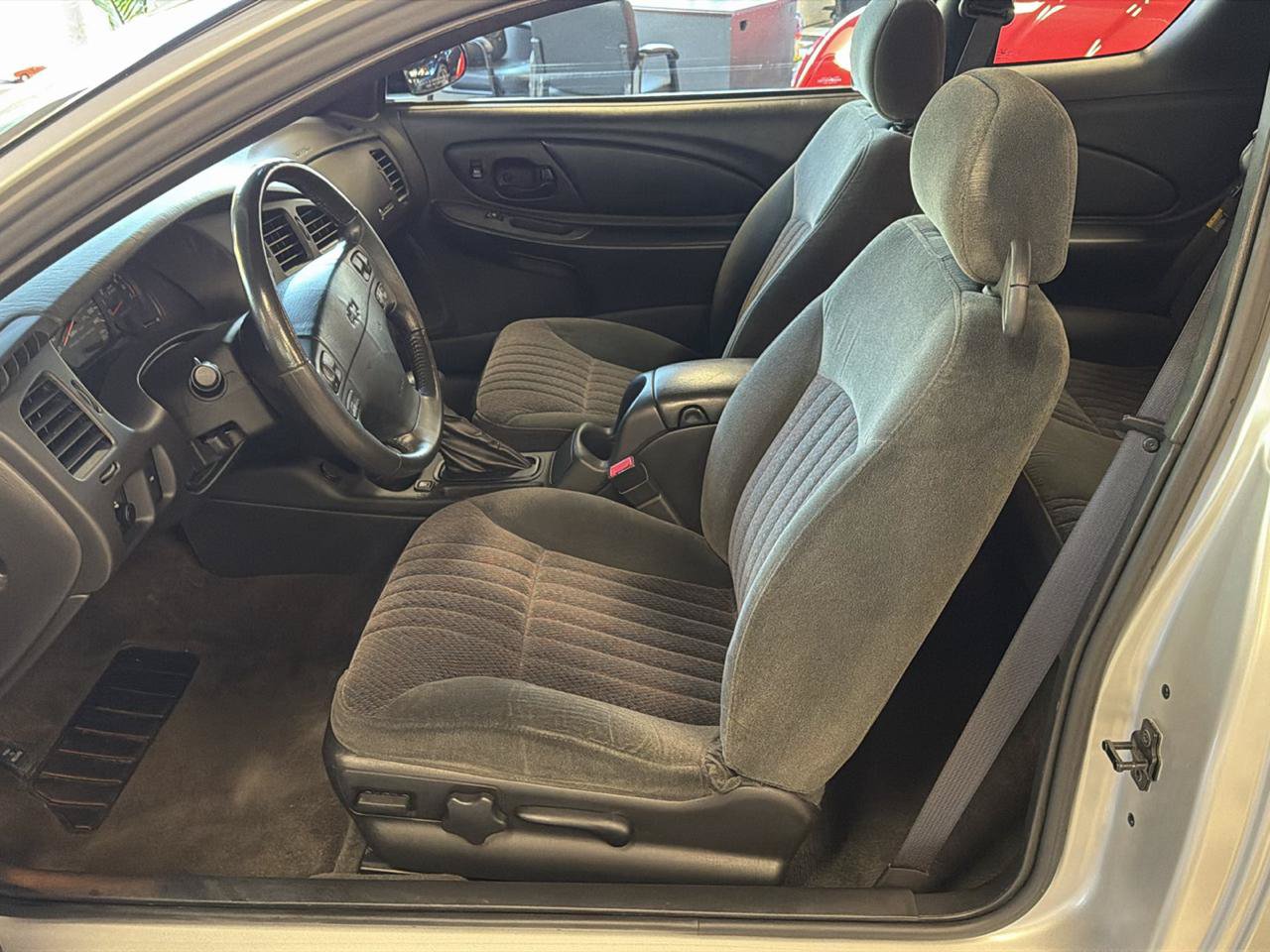 Used 2003 Chevrolet Monte Carlo SS w/ Mirror Group FWD image 16