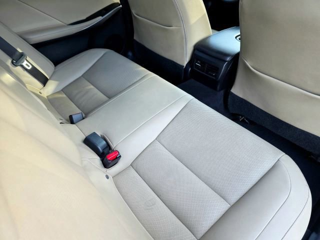 Used 2017 Lexus IS 200t image 30