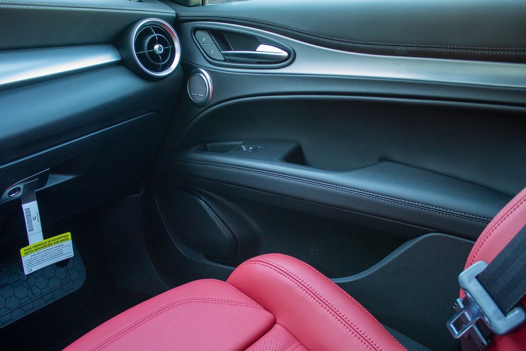 New 2025 Alfa Romeo Stelvio Sprint image 20