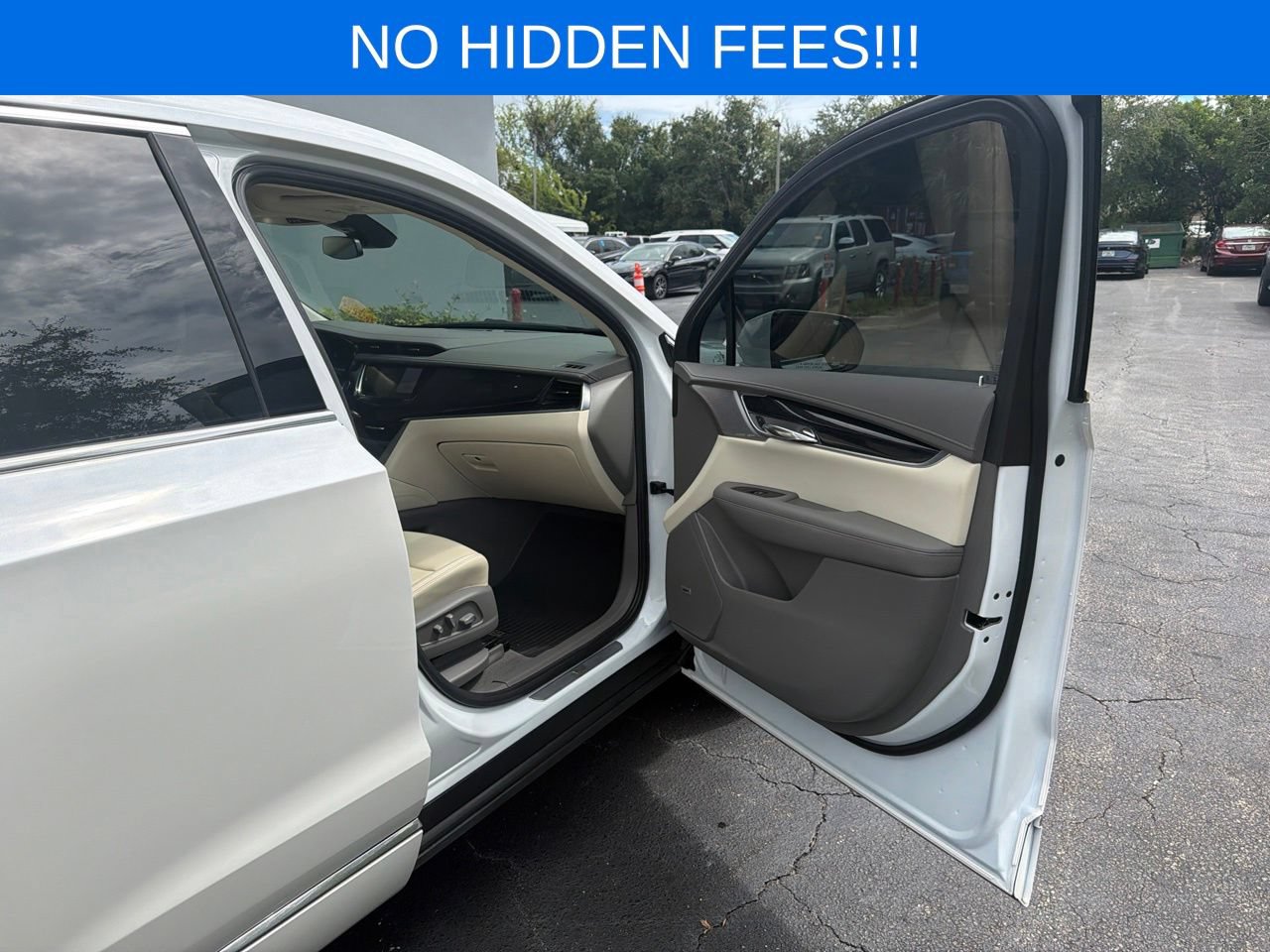 Used 2025 Cadillac XT6 Premium Luxury w/ LPO, Floor Liner Package FWD image 23