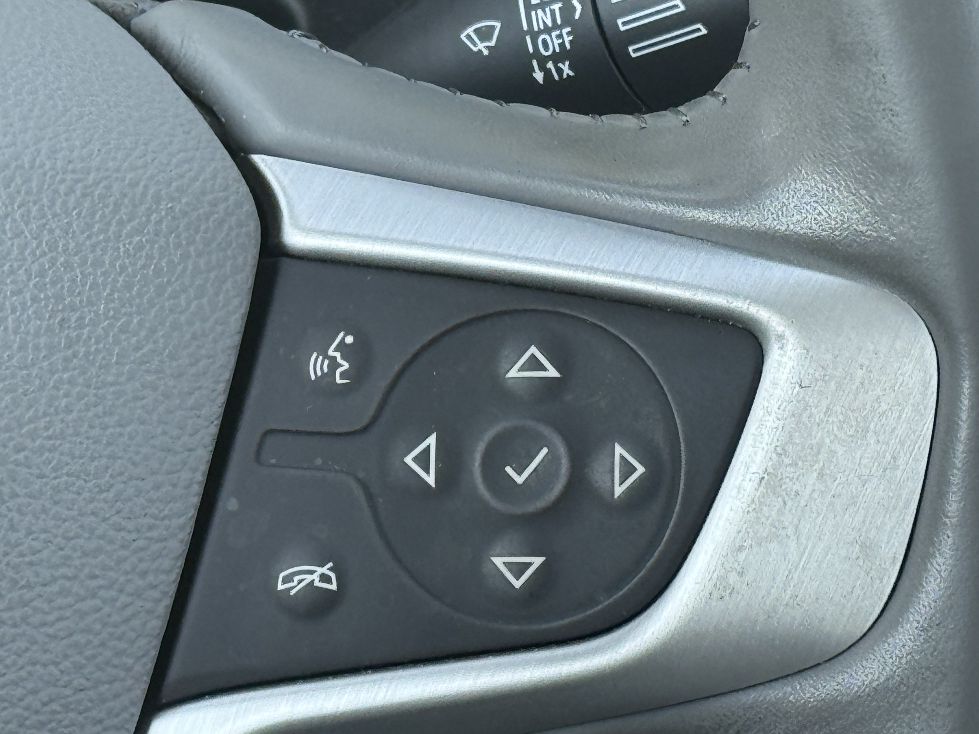 Used 2019 GMC Acadia SLE w/ LPO, Black Accent Package FWD image 30