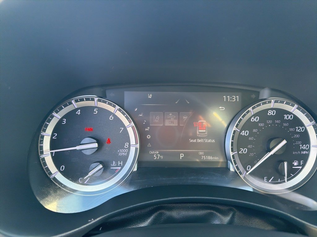 Used 2022 Toyota Highlander XLE image 6