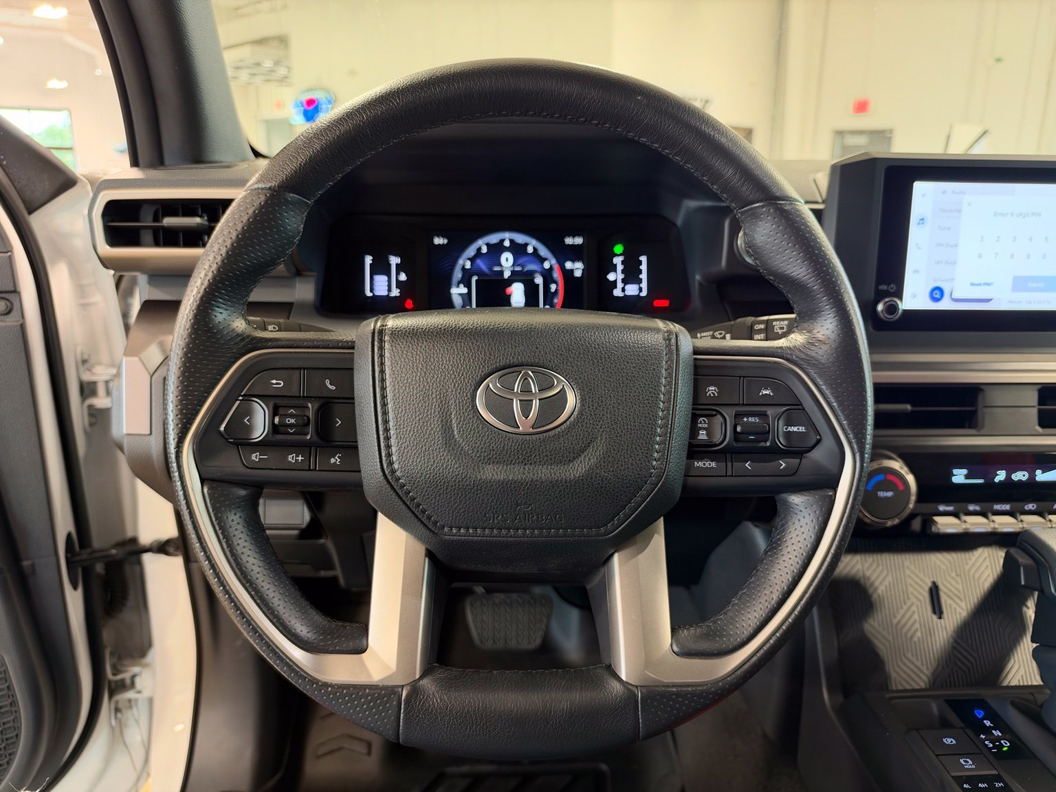 Used 2025 Toyota 4Runner SR5 AWD/4WD image 16