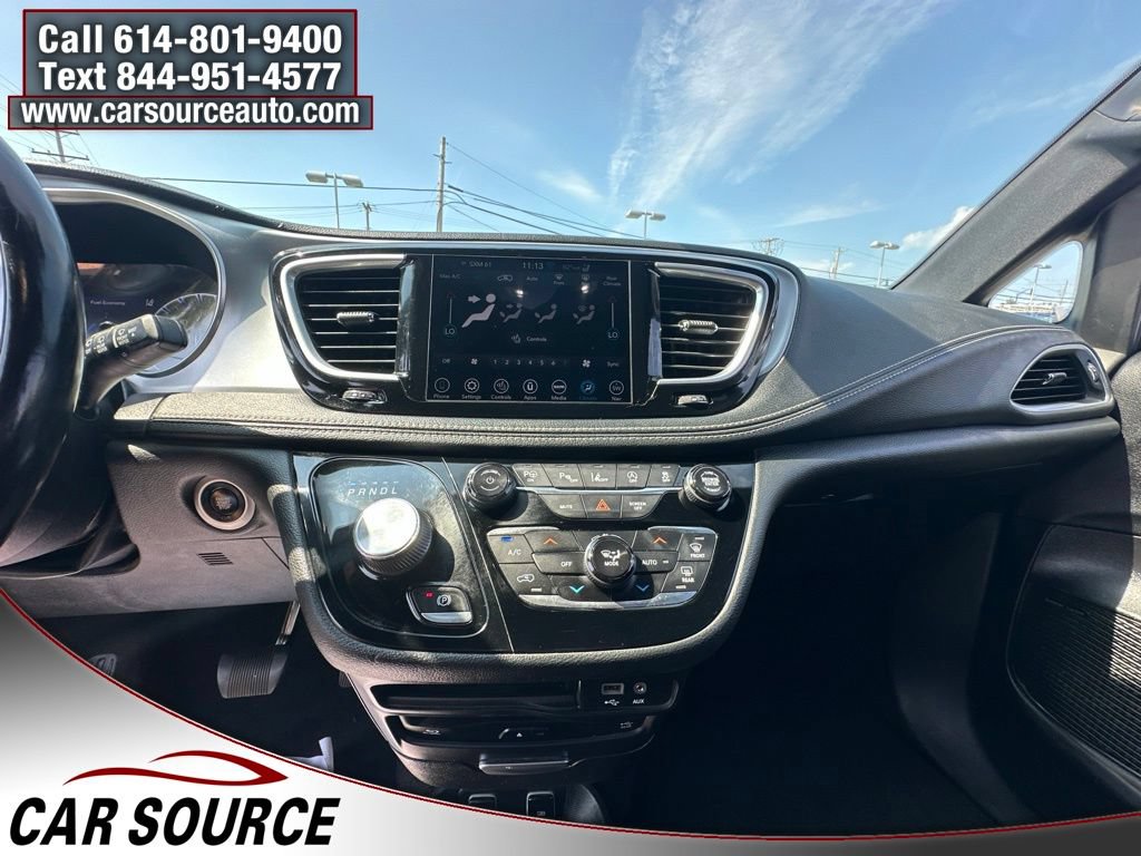 Used 2019 Chrysler Pacifica Limited w/ Advanced Safetytec Group FWD image 17