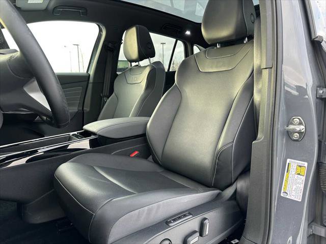 Used 2023 Volkswagen ID.4 Pro S Plus image 21