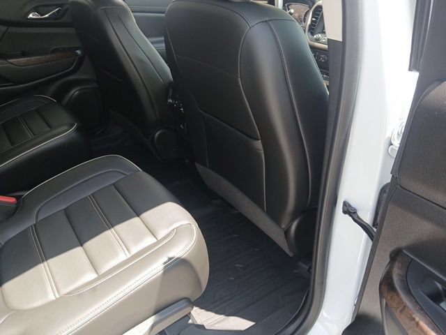Used 2023 GMC Acadia Denali w/ Denali Ultimate Package FWD image 24
