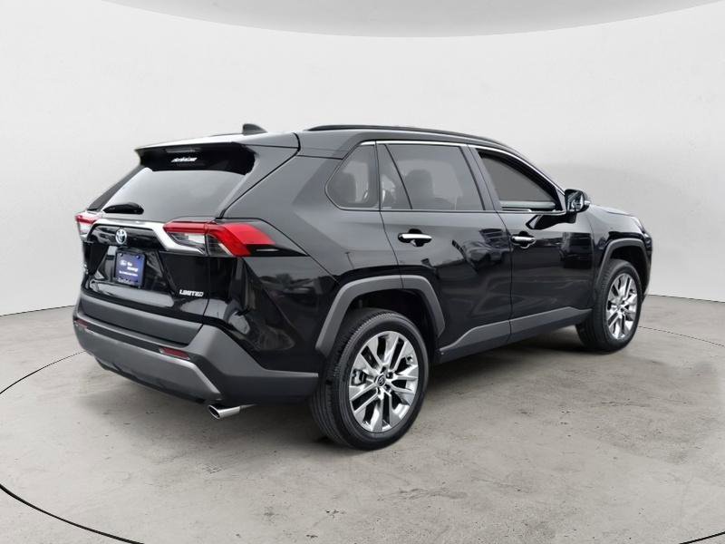 Used 2021 Toyota RAV4 Limited image 3
