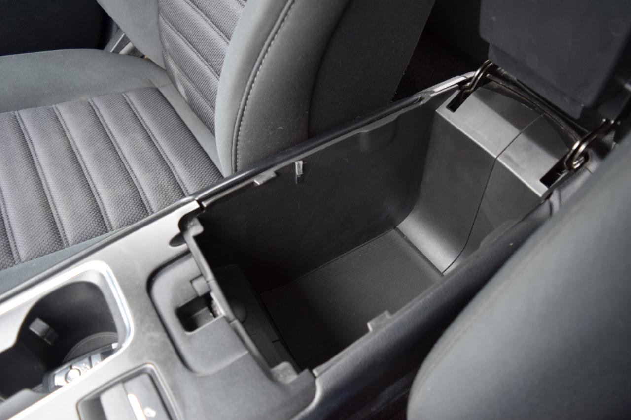 Used 2017 Ford Fusion SE FWD image 26