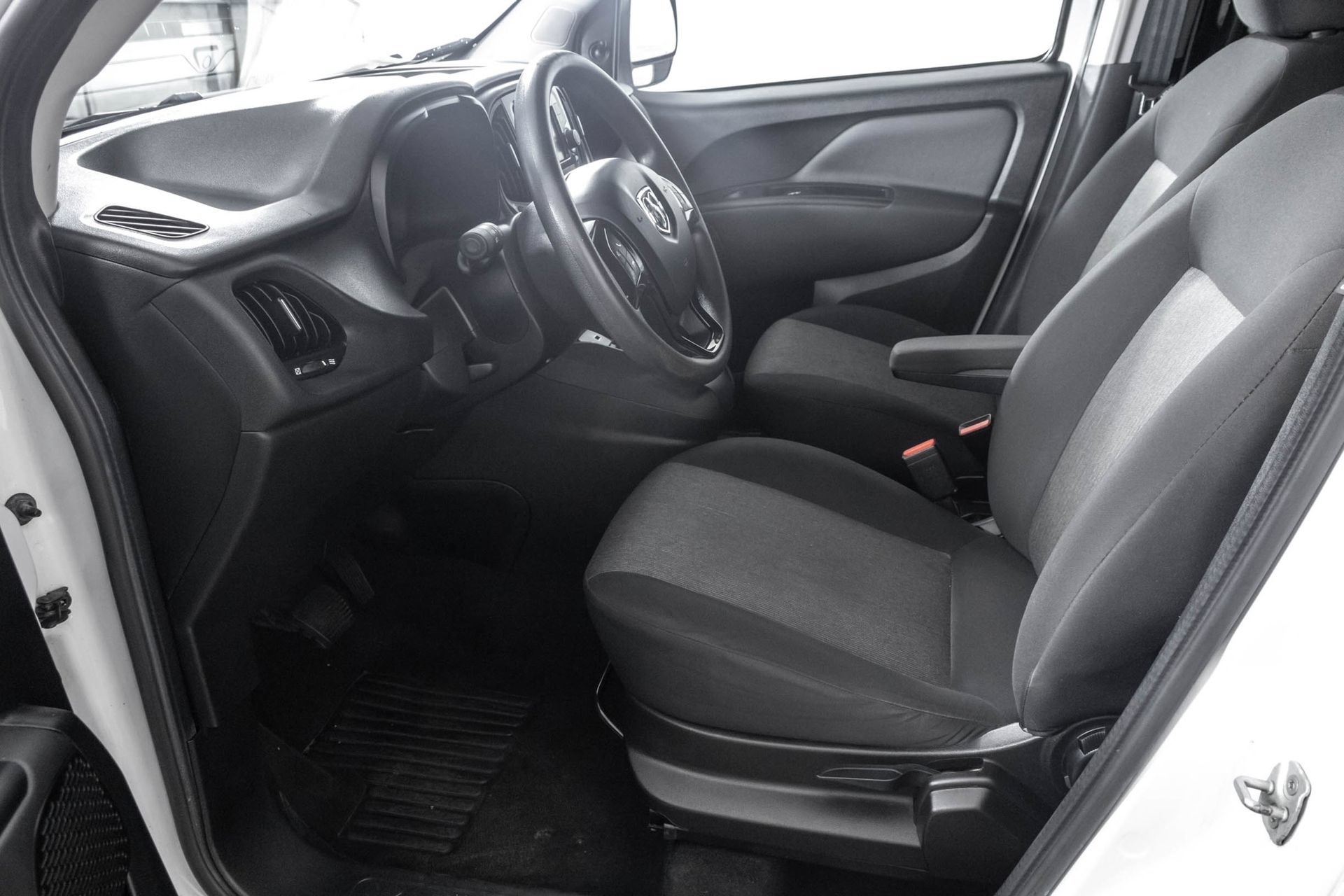 Used 2022 RAM ProMaster City Tradesman FWD image 7