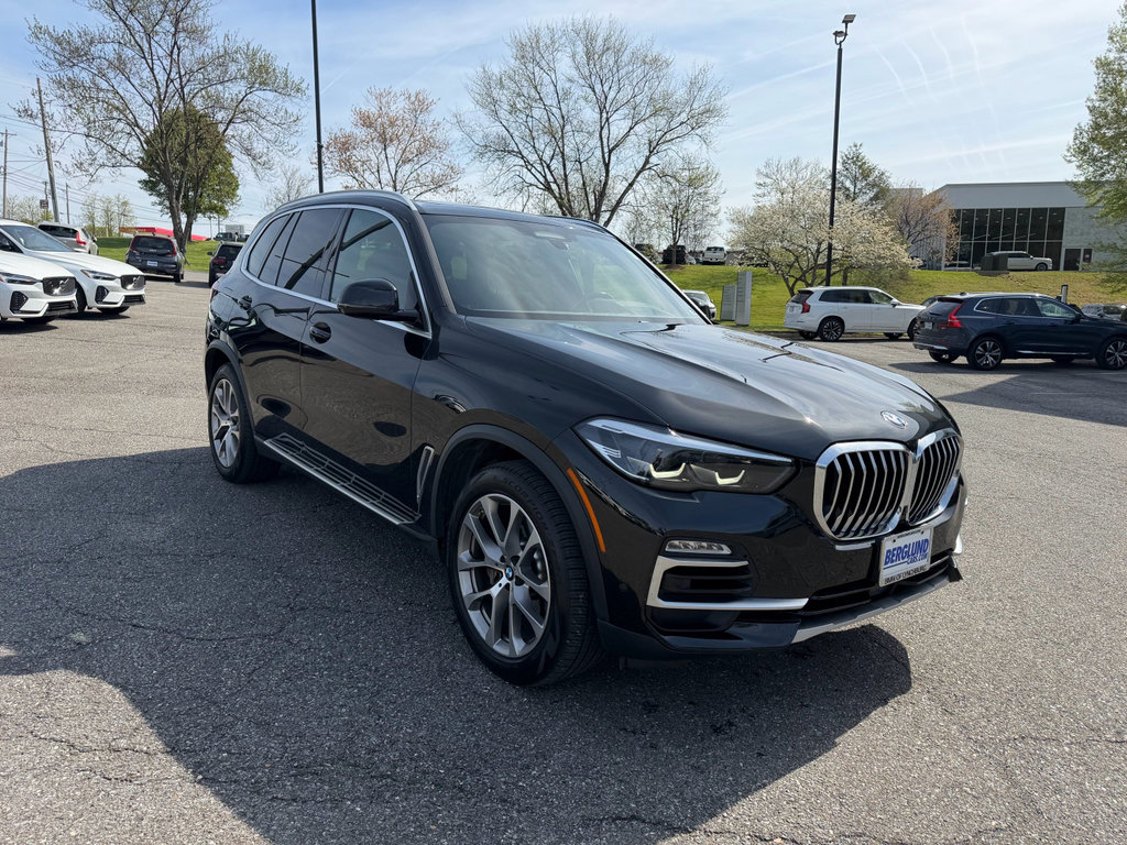 Used 2021 BMW X5 xDrive40i w/ Premium Package image 1