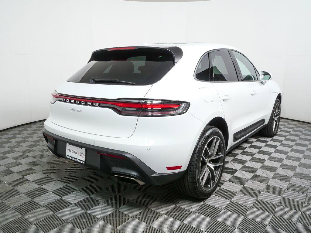 Certified 2026 Porsche Macan AWD/4WD image 29