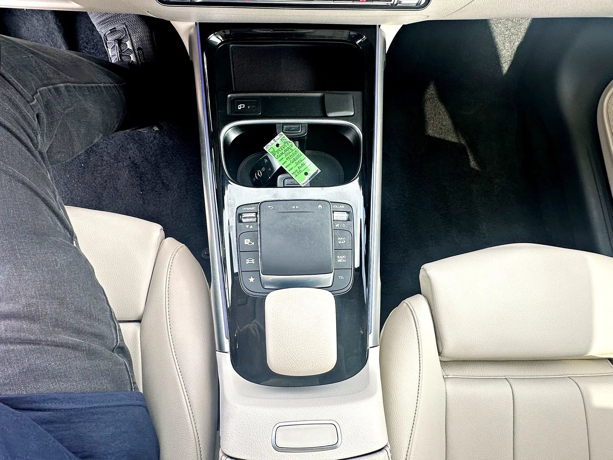 Used 2023 Mercedes-Benz GLB 250 4MATIC w/ Premium Package image 13