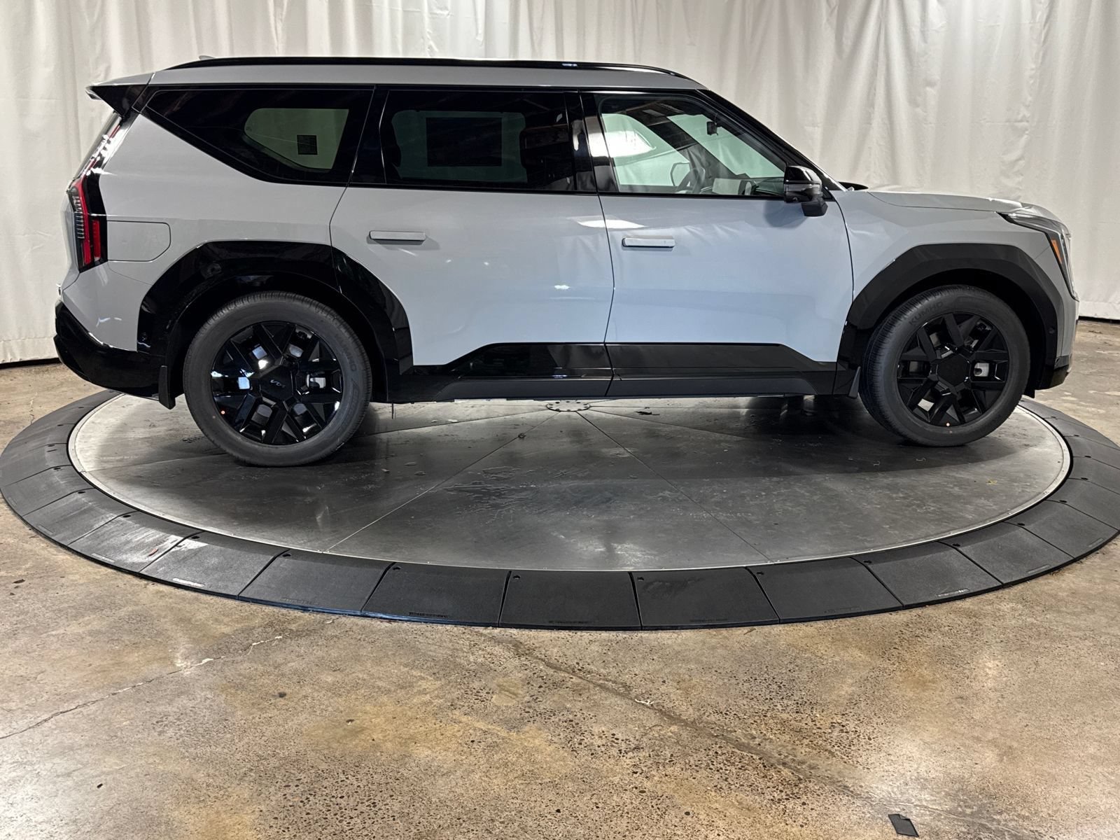 New 2026 Kia EV9 Land w/ Nightfall Edition Package AWD/4WD image 10